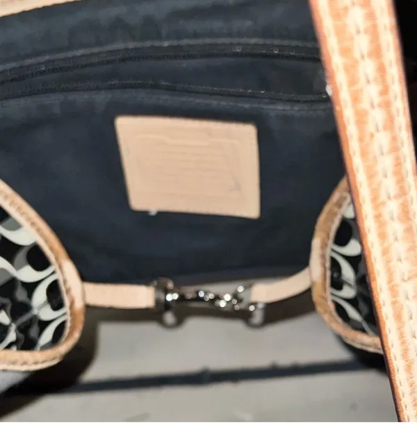 Coach Peyton Signature C Tote Black - Image 7