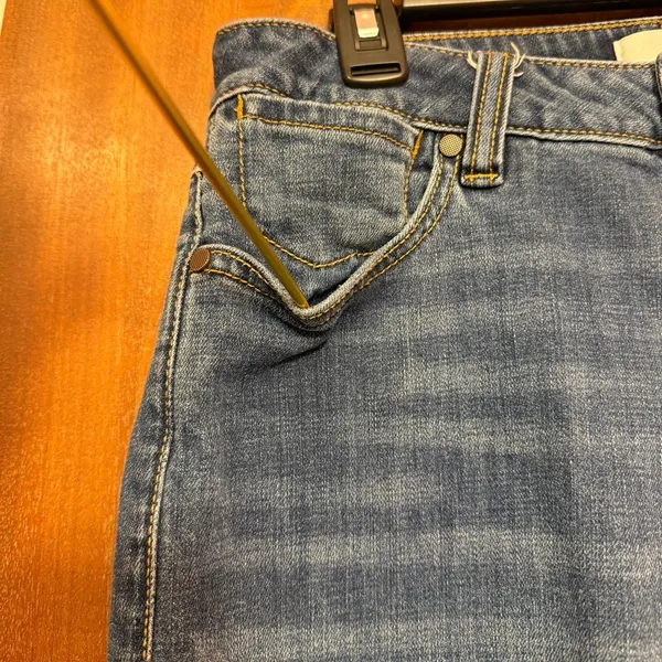 CAbi Women’s Cropped High Waisted Straight Leg Distressed Denim Jeans Size 6 - Image 4