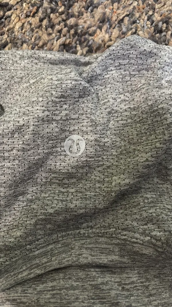 Cropped Lululemon Grey  - Image 2
