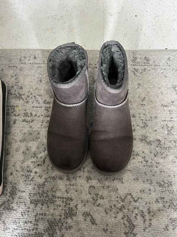UGG Mini - Image 2