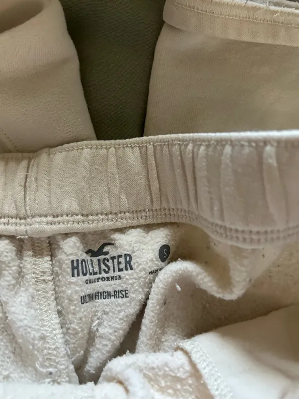 Hollister swear set - Image 4