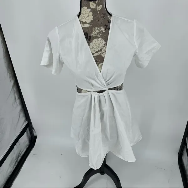 Zara White Mini Dress with Cutout Detail - Image 2