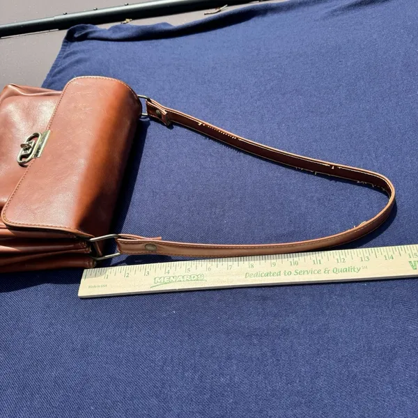 Vintage 70s Cognac Brown Leather Shoulder Bag with Gold Turn Lock - Image 15