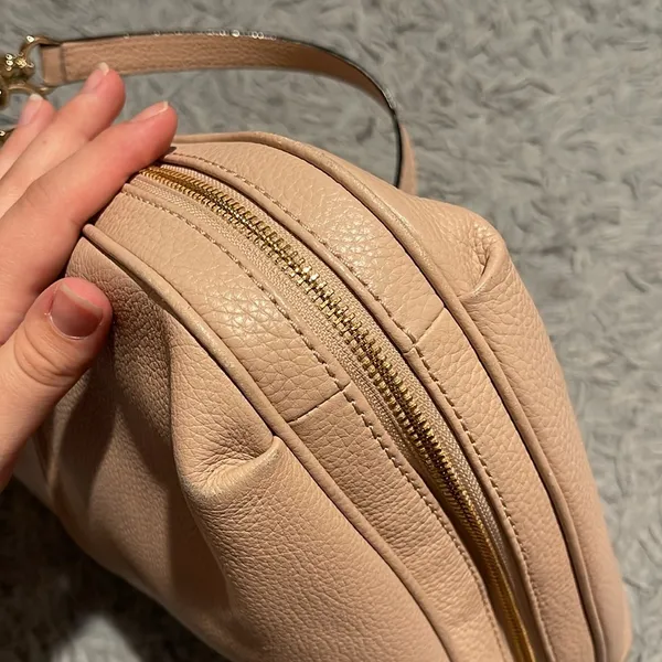 Great Condition,  crossbody purse - Image 10
