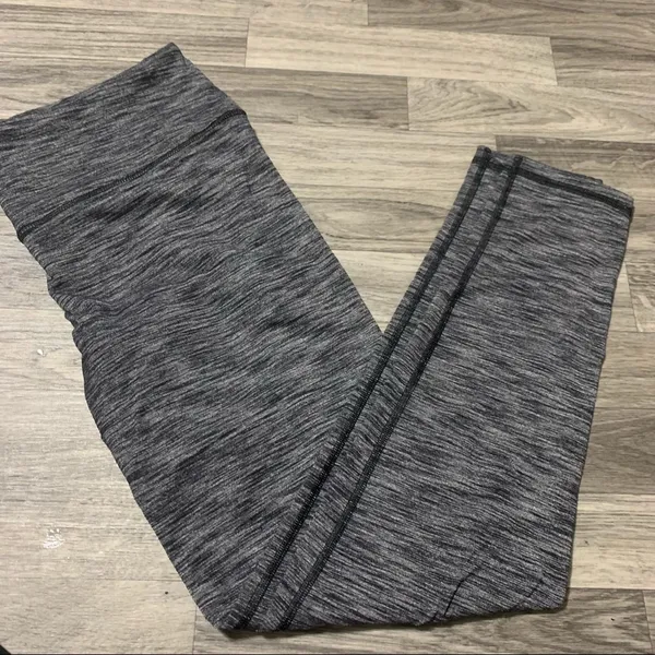 🌿Victoria’s Secret Grey Skinny Leggings; Large - Image 2