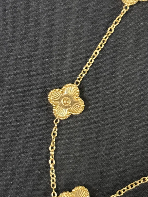 Gold clover bracelet and necklace - Image 5