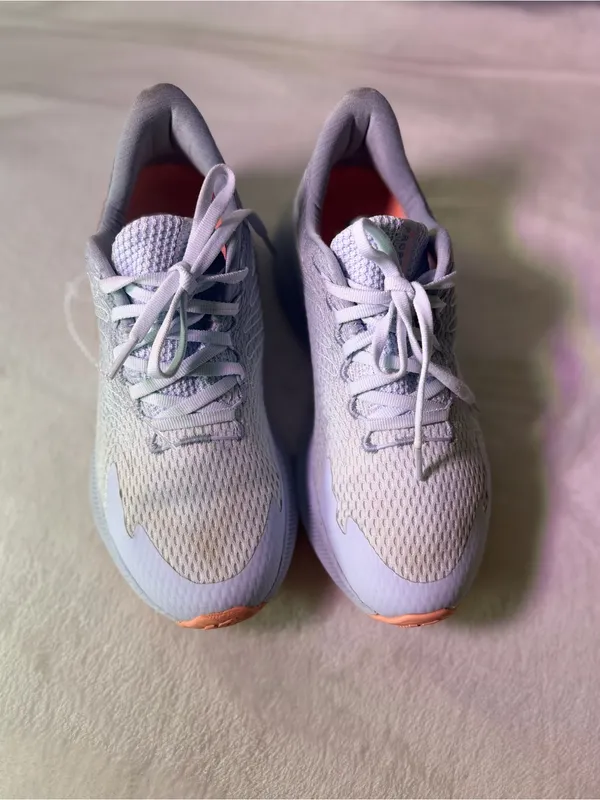New Balance Women's Light Blue Sneakers with Coral Accents - Image 4