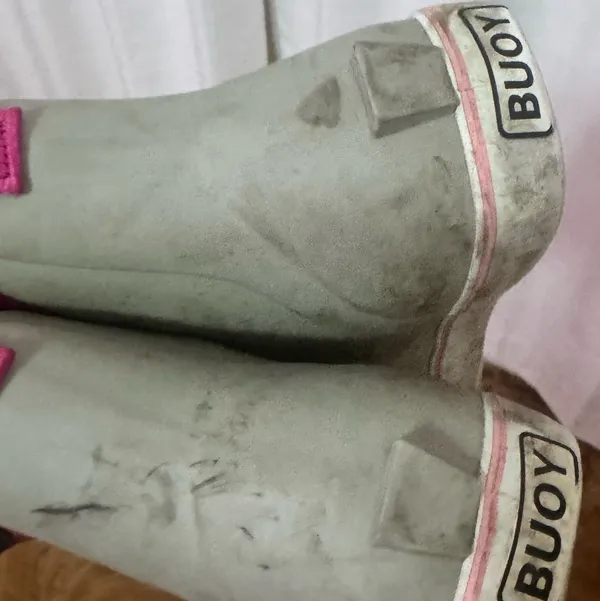 Bouy boots Gray Size 7 - Image 3