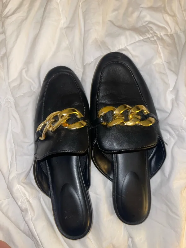 A New Day Black Leather Slide Mules with Gold Chain Accent Sz 9.5 - Image 2