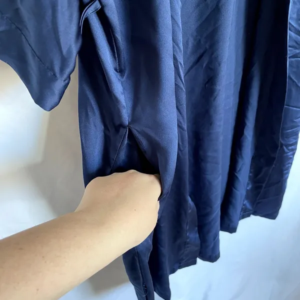 Victoria's Secret blue satin feel robe lingerie women's XS/S pockets no belt‎ - Image 4