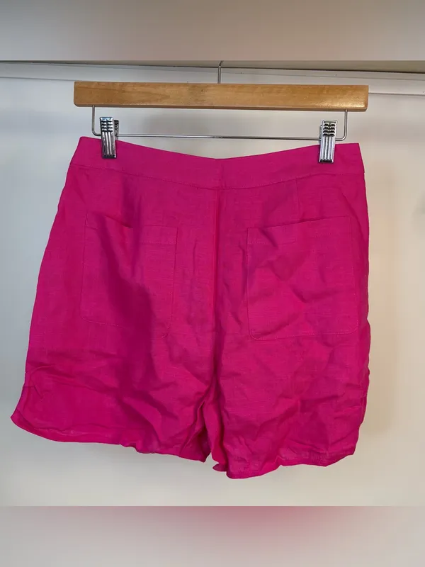 NWT Moon River Bright Fuchsia Button-Front Women’s Shorts Sz medium - Image 4