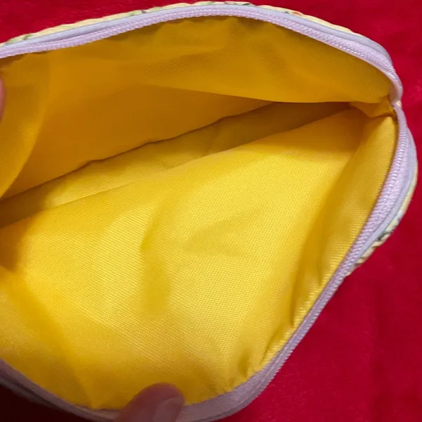 This is a nice Jim Thompson travel Makeup Bag - Image 3