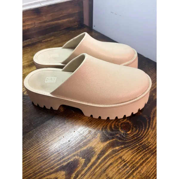 Tan Platform‎ Clogs Size 10 - Image 2