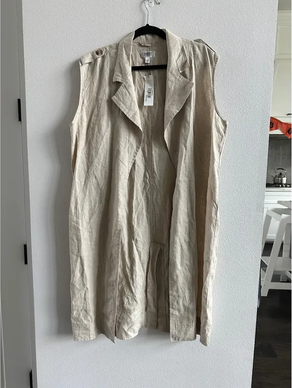 The Drop by Paola Alberdi Natural Oversized Sleeveless Long Linen Vest - Image 2