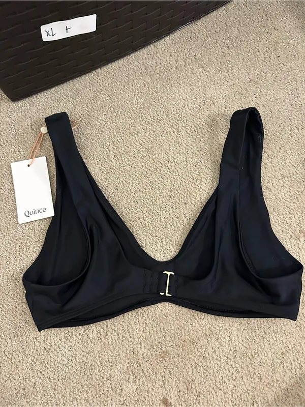 NWT Quince Italian plunge bikini top black large - Image 4