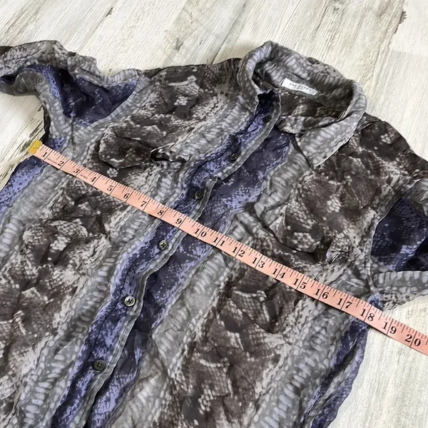 Equipment Silk Top Size M - Image 8