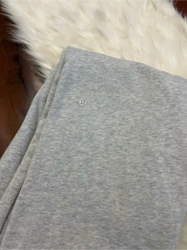Lululemon Scuba Mid-Rise Oversized Jogger XXS - Image 2