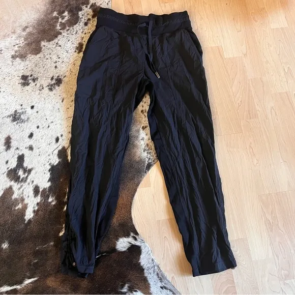 LULULEMON Black Dance Studio‎ Crop Unlined 25” Athletic Pants Size 4 - Image 3