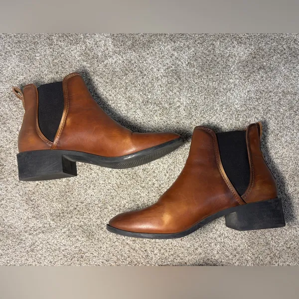 Steve Madden Women's Audience Cognac Brown Chelsea Boots Size 9 - Image 3