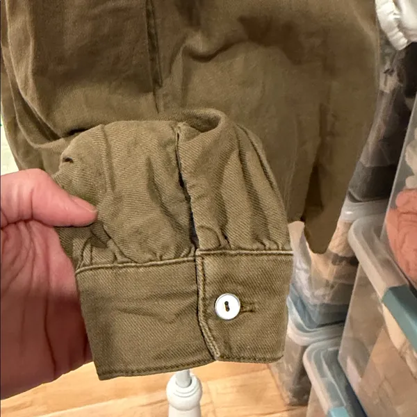 ANTHROPOLOGIE Pilcro‎ Ruffle Button Down Blouse Top Green - Image 6