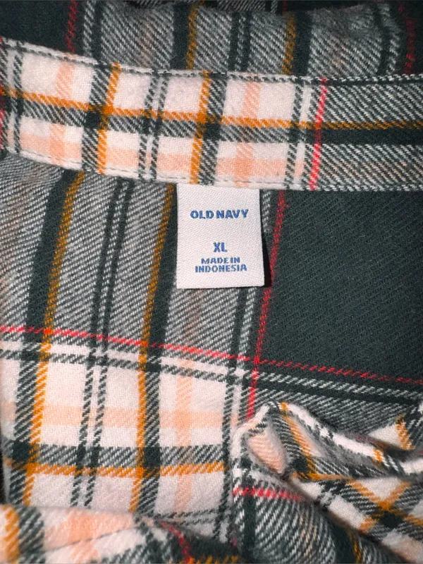 Old Navy Women's Flannel Button Up Shirt XL - Image 4