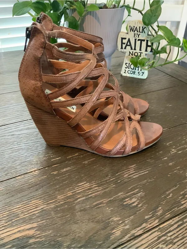 Steve Madden Brown Leather Strappy Wedges 6.5 - Image 4