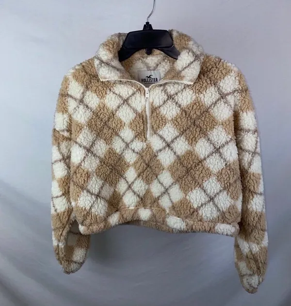 NEW Hollister sweater - Image 7