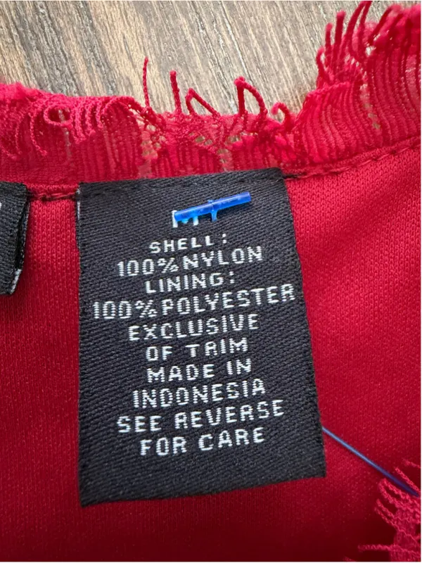 Bay Studio Red Lace Sleeveless Blouse Size M EUC Size M - Image 4