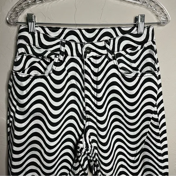 The Ragged Priest Black and White Wave Psychedelic Groovy Raw Hem Wide Leg Jeans - Image 4
