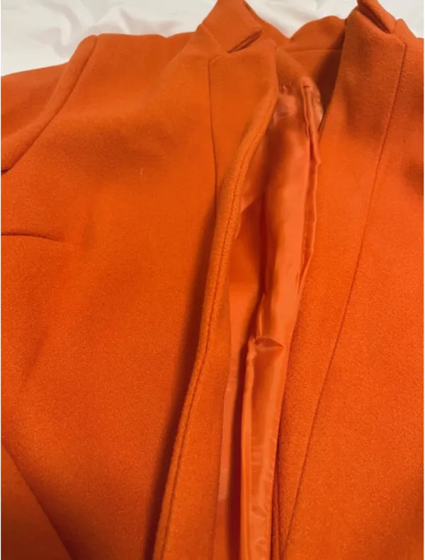 Cozy big orange coat Size M - Image 3