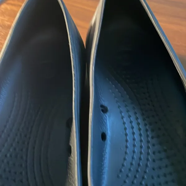Crocs black ballet flats with shinny toes 8 wide - Image 5