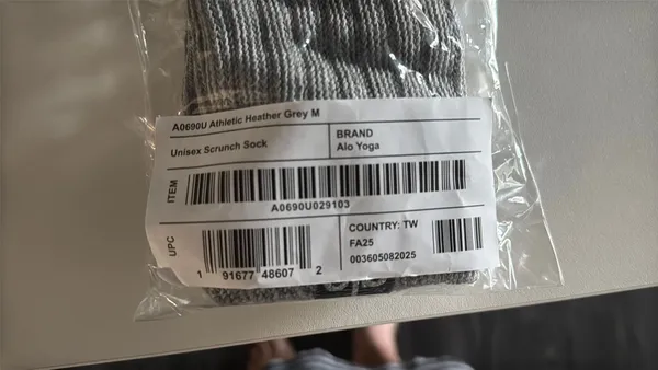Alo Yoga Scrunch Socks grey - Image 2