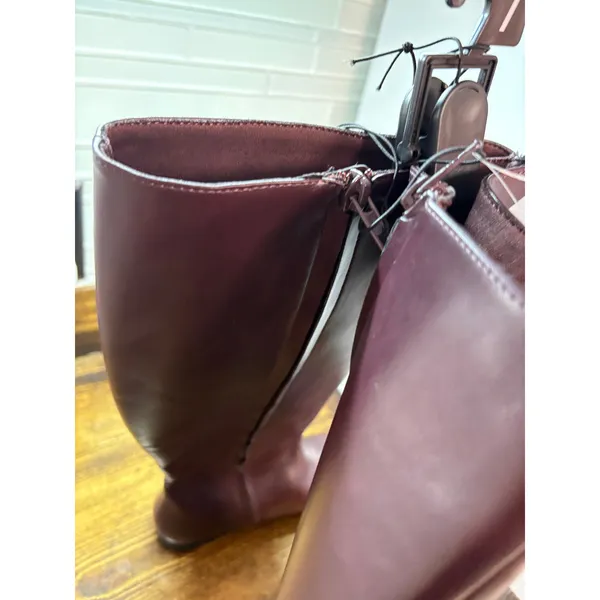 Time And Tru Burgundy Tall‎ Boots Size 7 - Image 5