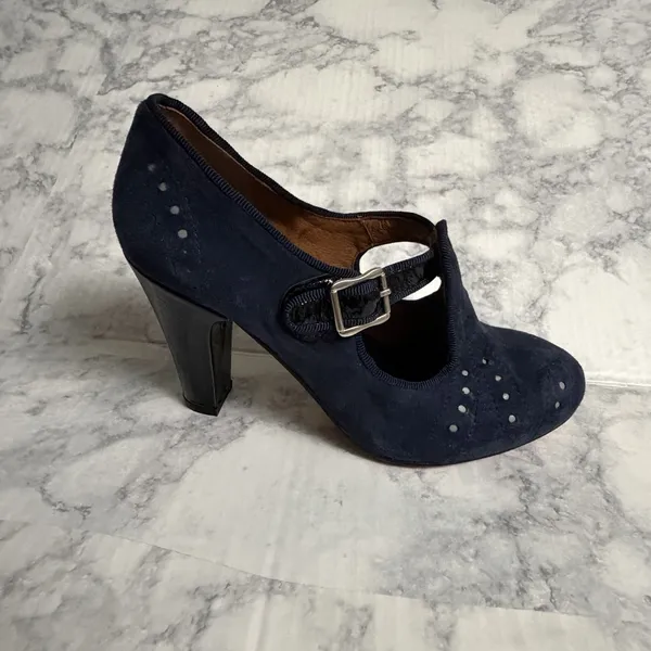 Re-Mix Vintage Footwear Cloche‎ T-straps in Navy Suede/Black Patent, Size 6 - Image 5