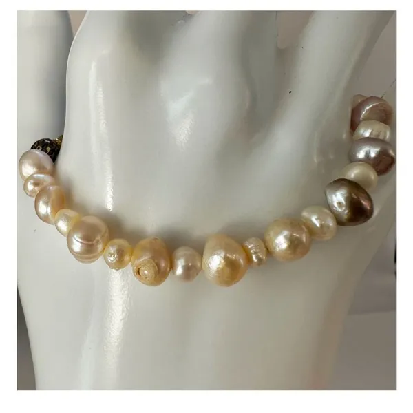Pearl beaded stretchy bracelet - Image 3