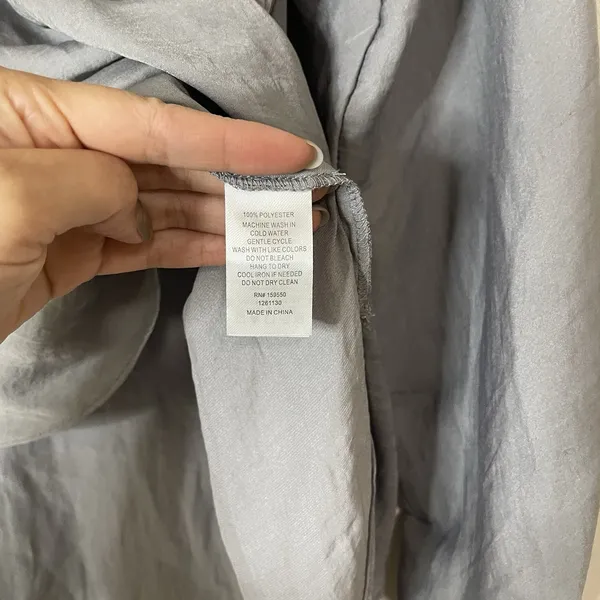 Anthropologie Maison d'amelie gray button front long sleeve blouse top large - Image 3