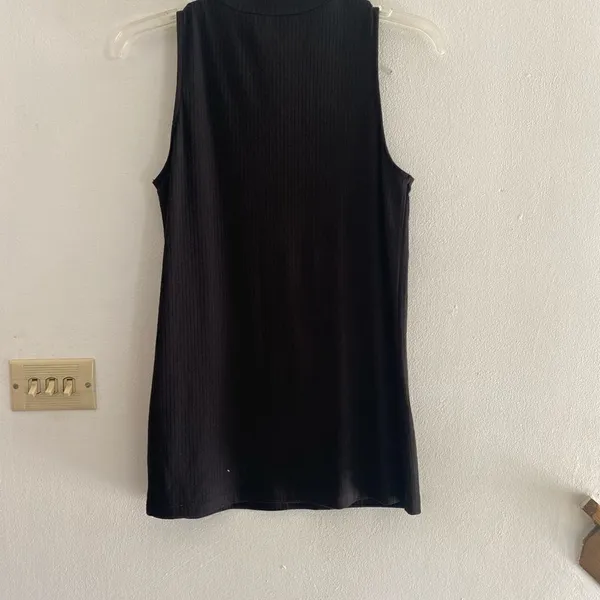 Doe & Rae Ribbed Cutout Mock Neck Sleeveless Top Small Black - Image 6