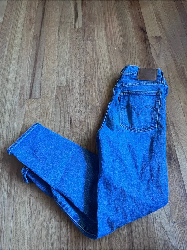 Women’s Levi’s Wedgie Straight Jeans size 25 - Image 2