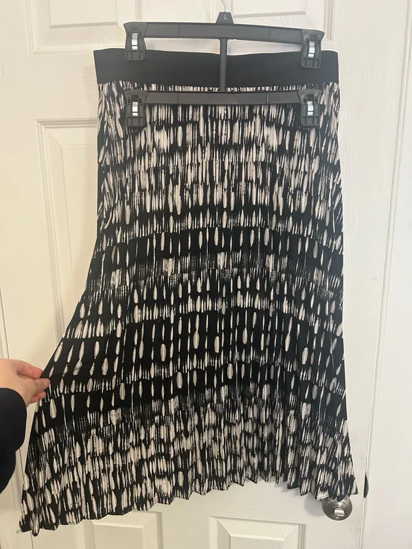 I.N. Studio black and white pleated midi skirt - Image 4