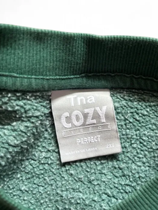 Aritzia TNA Cozy Fleece Perfect Crew neck Sweatshirt Size XXS Forest Green - Image 2
