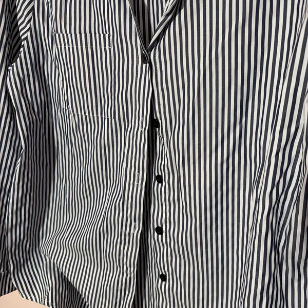 Black and White Button Down Long Sleeve Shirt Size XL - Image 3