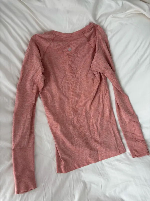 Long Sleeve Lululemon Swiftly Tech - Image 3
