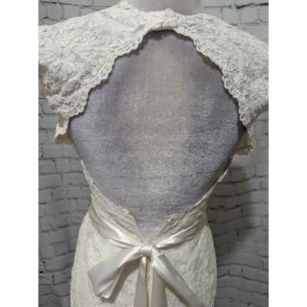 NWT David’s Bridal Ivory Cap Sleeve Lace Trumpet Wedding Dress Size 2 - $599 - Image 15