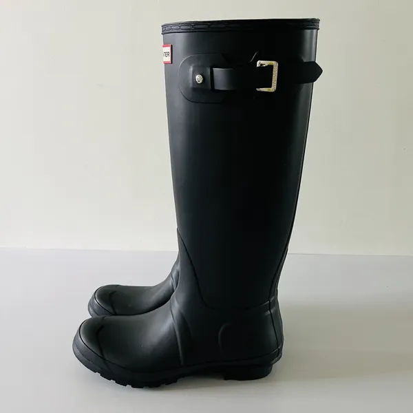 HUNTER Original Tall Black Buckle Strap Rain Boots - US 10 - Image 4