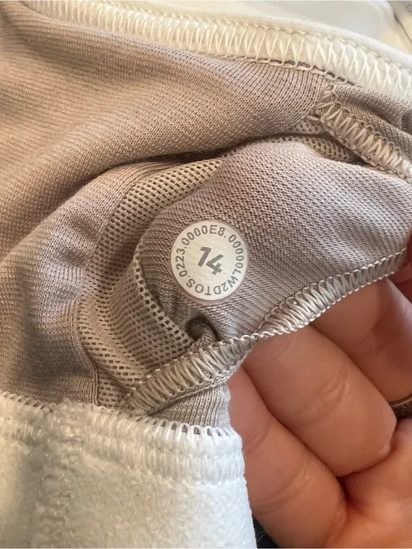 Lululemon Flow Y Strappy Bra Nulu 14 women in white - Image 7