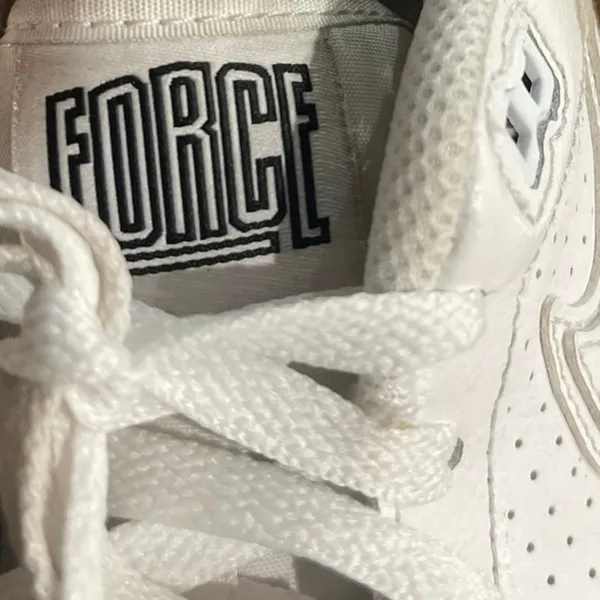 Nike Son of Force Sneakers Shoes Triple White SZ Women 7 Kids 5.5 Athletic - Image 4