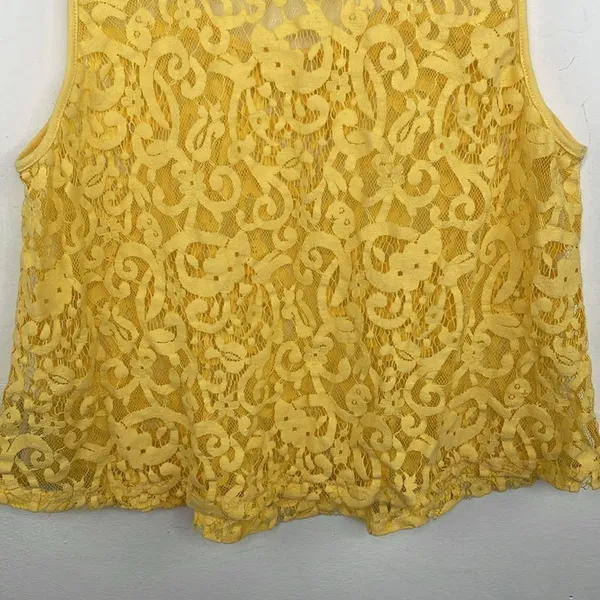 Forever 21 Y2K Lace Crop Yellow Top Floral design Medium - Image 7