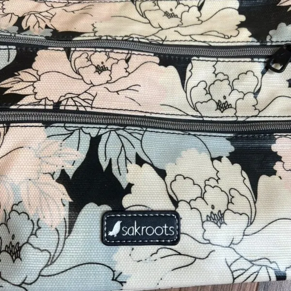 ‎Sakroots crossbody purse - Image 2
