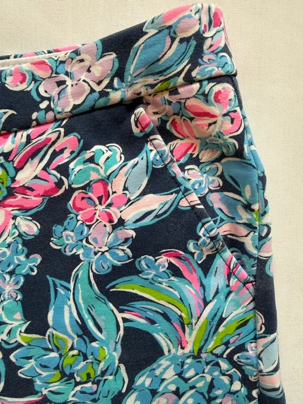 Lilly Pulitzer Buttercup Knit Shorts High Tide Navy Pineapple Paradise Size 12 - Image 5