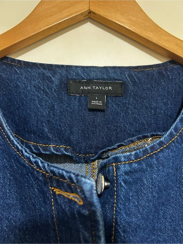 Ann Taylor Long Crew Neck Refined Denim Blue Vest Size Large - Image 3